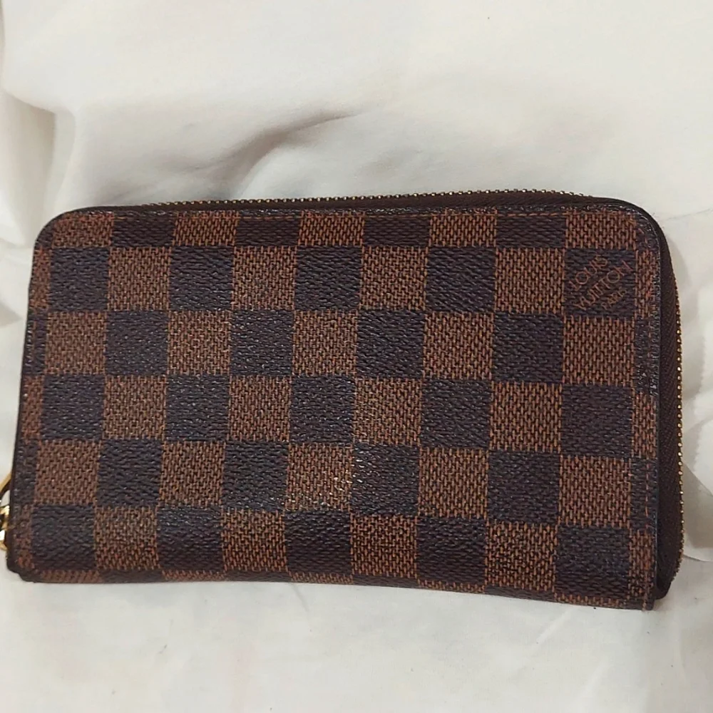 Authentic Vintage Louis Vuitton Damier Ebene Small Zippy Wallet